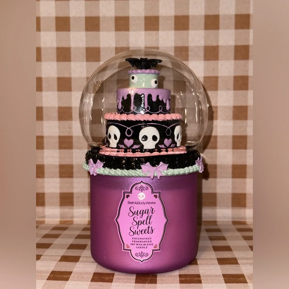 NWT*1 LEFT*NIB. B&BW Snowglobe Spooky Layer Cake , Limited Edition Candle - Picture 2 of 7